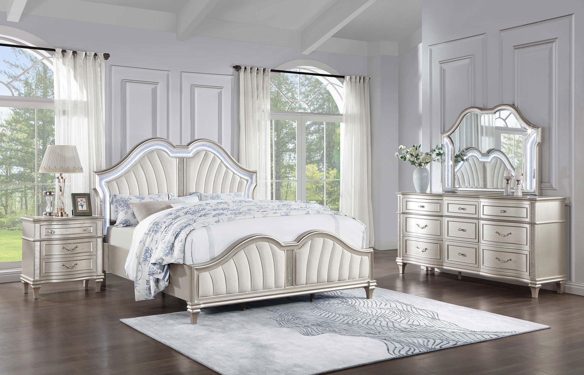 Evangeline 4-Piece Upholstered Platform Eastern King Bedroom Set Ivory And Silver Oak